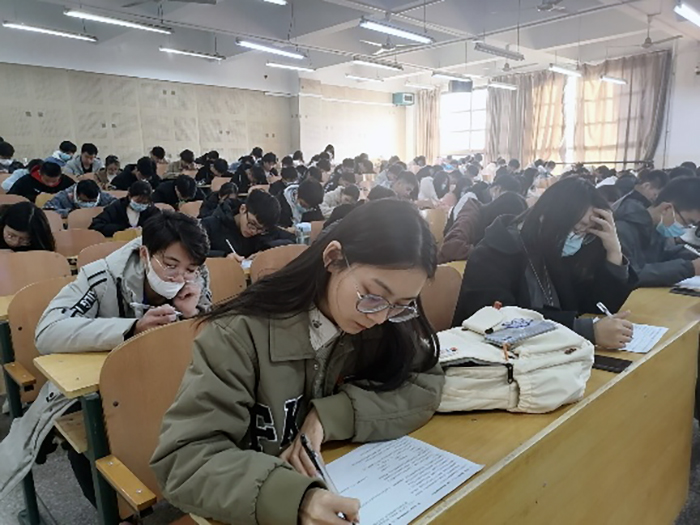 午夜剧场
开展“青马工程”第二次理论学习暨2021级团干培训2.jpg