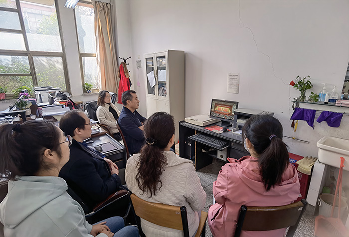 午夜剧场
组织师生观看2022年全国两会1.jpg